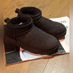UGG Classic Ultra Mini Boot In Black Size 7 /EUR 38